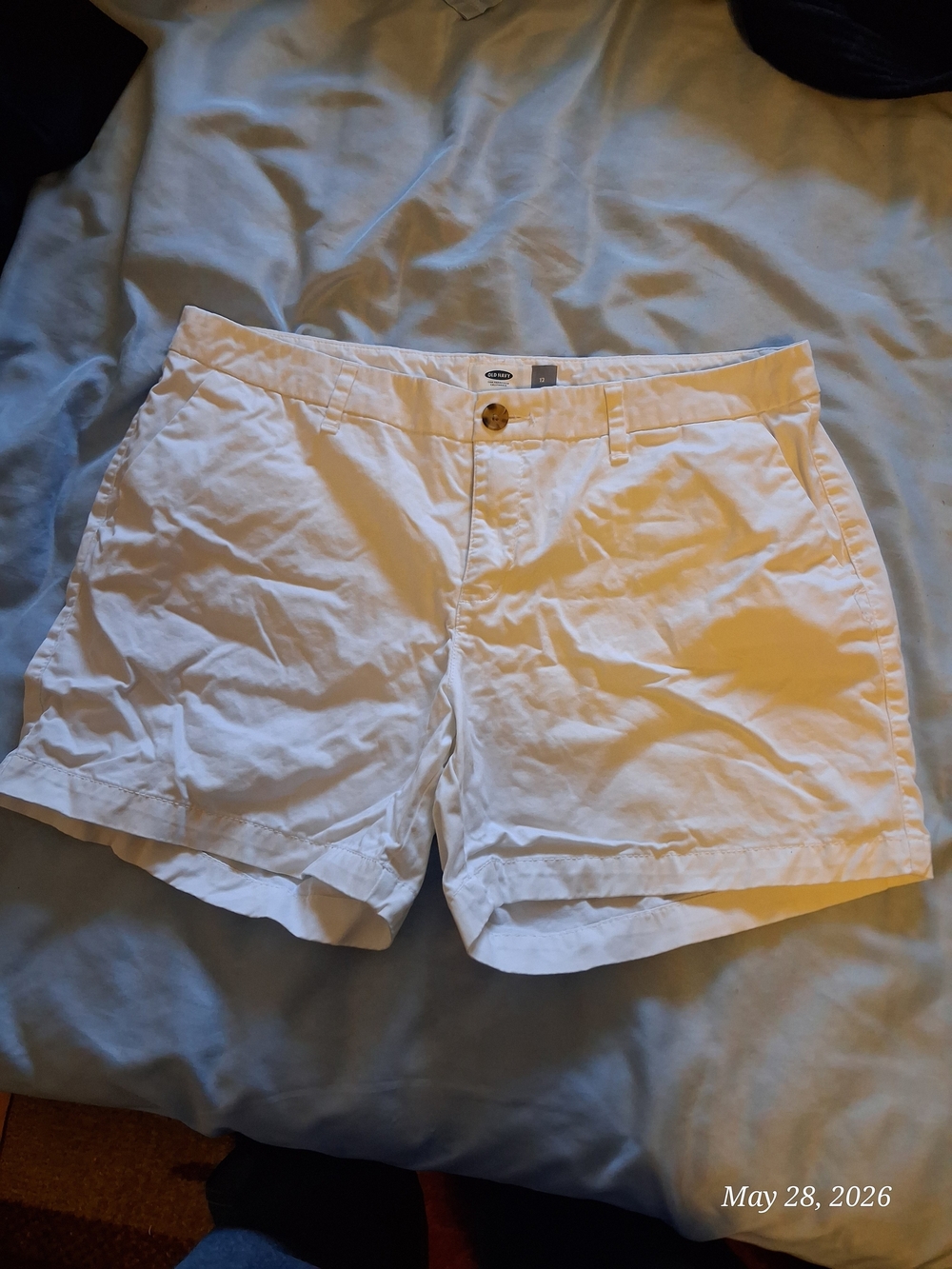 Old Navy White Women's Bermuda Shorts